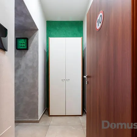 Officina Partenopea بيت ضيافة 3*