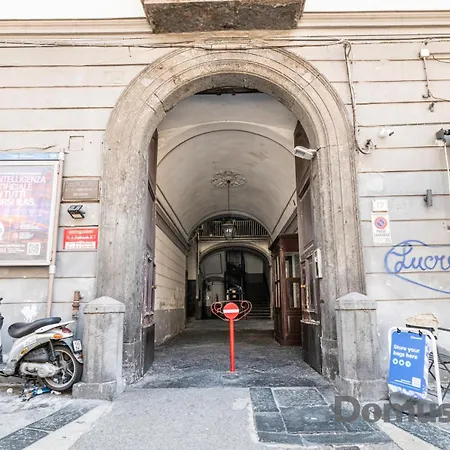 Officina Partenopea بيت ضيافة